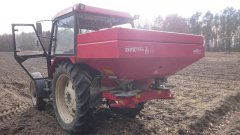 Zetor 3340 z rozsiewaczen Sulky DPX 1154