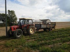 Zetor 7045 i rozrzutnik