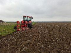 Zetor + pług Akpil km80