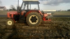 Zetor7011+Rozsiewacz