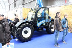 New Holland LM7