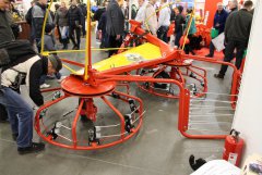 Przetrząsarko-zgrabiarka Pomarol