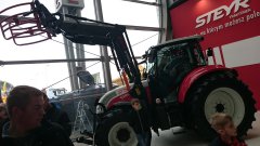 Steyr 4105 z ładowaczem czołowym