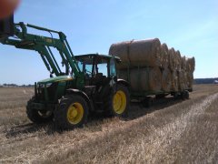 John Deere 5115M & Laweta