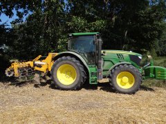 John Deere 6140R + Agrisem Combiplow Combimulch