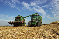 John Deere W650 & John Deere  6930 Premium + Umega 16t