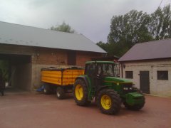 John Deere & Wielton