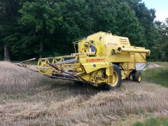 New Holland Clayson M140