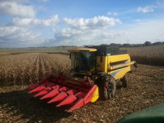 New Holland CSX 7040