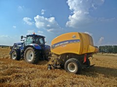 New Holland T6 + New Holland Roll-Belt 150