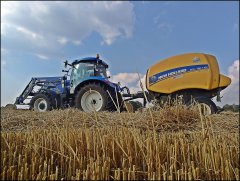 New Holland T6 + New Holland Roll-Belt 150