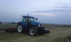 New Holland T7.220AC & Unia Ares TL4