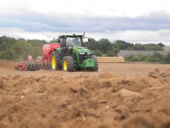 John Deere 8360R i Horsch Pronto 6 DC