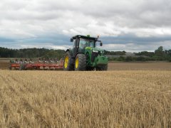 John Deere 8360R  i kuhn