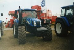 New Holland TS 135