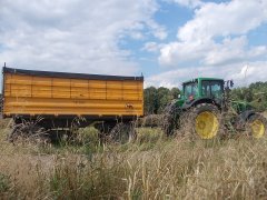 John Deere & Wielton
