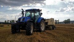 Prasowanie słomy New Holland T6.120 i Krone