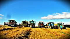 2x Claas 2x New Holland 1x Fendt 1x Case
