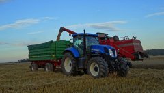 Massey Ferguson Activa 7244 & New Holland T7.185