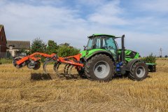 Deutz-Fahr Agrotron 6165 i Kuhn Cultimer 300