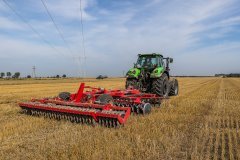 Deutz-Fahr Agrotron 6215RCShift  - Kongskilde Terra X 450