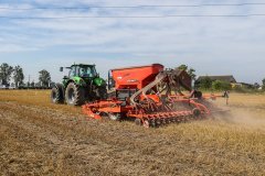 Deutz-Fahr Agrotron 7250TTV i Kuhn Espro 6000R
