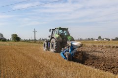 Deutz-Fahr Agrotron 9340TTV z pługiem Overum 6 skibowym