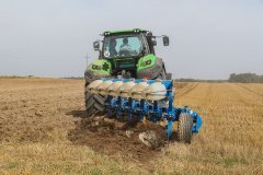Deutz-Fahr Agrotron 9340TTV z pługiem Overum 6 skibowym
