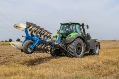Deutz-Fahr Agrotron 9340TTV z pługiem Overum 6 skibowym