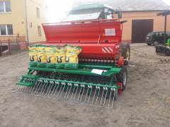 AgroMasz Sr300 + John Deere 2140