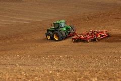 JD 8300+Vaderstad Cultus 420