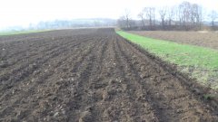 Pole po Unii Grudziądz 3 na odkładniach półśrubowych