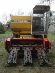 Sampo Rosenlew 680 i Massey Ferguson 33 Corn Head do kukurydzy