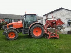 Kubota M135 GX i agregat uprawowo siewny