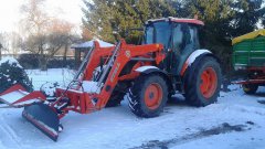 Kubota m8560 z plugiem do śniegu