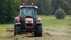 Kubota M9960 & Pöttinger Top 42 N