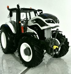 Model Valtra T234