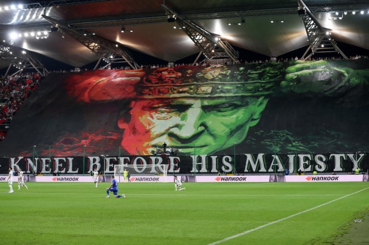 Oprawa przed meczem Legia Warszawa - Leicester City /PIOTR KUCZA/FOTOPYK / NEWSPIX.PL /Newspix