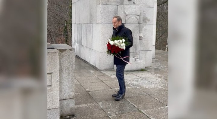 Donald Tusk złożył hołd Powstańcom Śląskim /@donaldtusk /Twitter