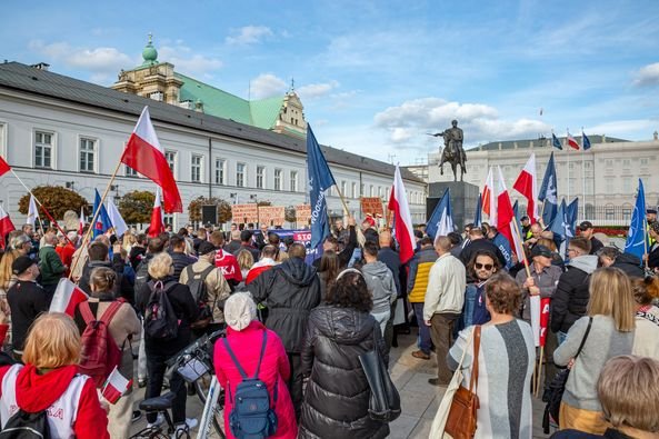 309333111_406005255051899_87137405063268