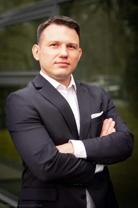 Może być zdjęciem przedstawiającym 1 osoba