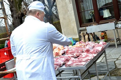 Gmina Otmuchów – Zamkowe świniobicie