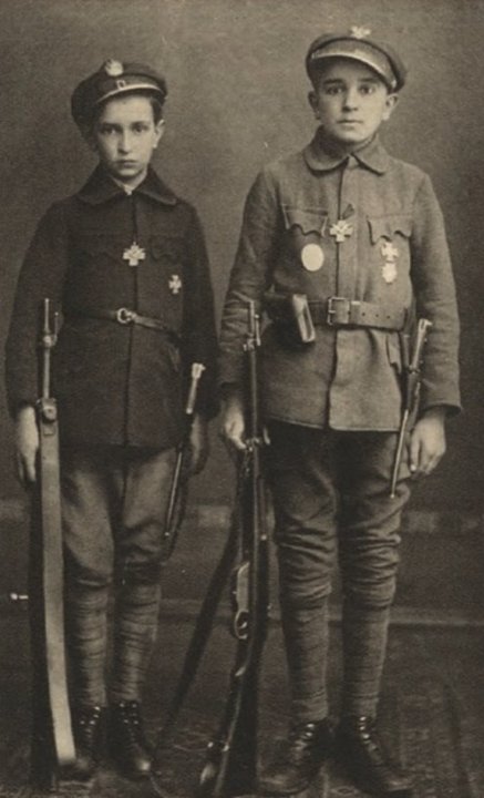 288324968_4609481659151253_5548837838024