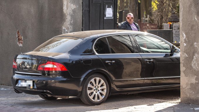 4RJl32VM?format=jpg&name=small