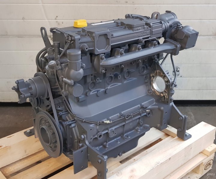 Deutz BF4M2012 silnik fabrycznie nowy. Numer katalogowy części BF4M2012