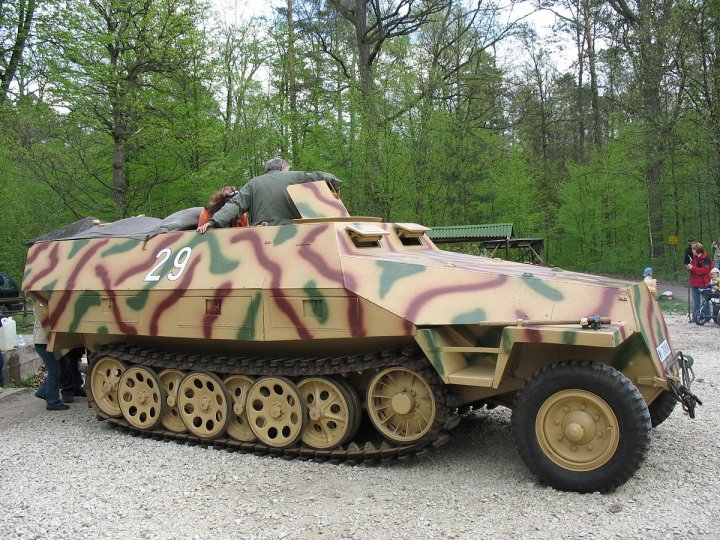 Sd.Kfz.251 – Wikipedia, wolna encyklopedia