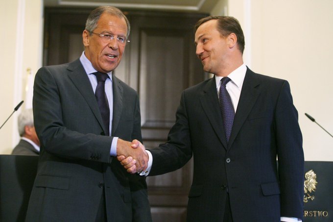 FMn4DwfXsAsYfm0?format=jpg&name=small