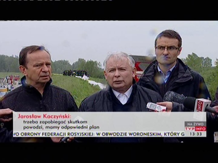 Eurowybory 2014. Kaczyński: Przerwaliśmy kampanię, przyjechaliśmy na wały.  Tusk: Szpieg z krainy deszczowców grasuje
