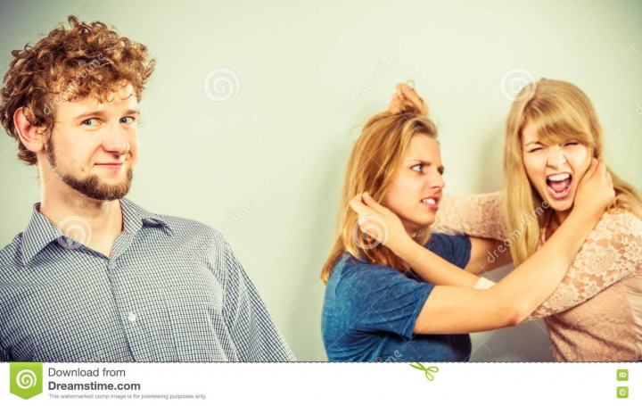 Agresywne Szalenie Kobiety Walczy Nad Mężczyzna Zdjęcie Stock - Obraz  złożonej z związek, szalenie: 79604210