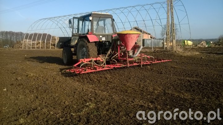 Belarus 952 + chwastownik Einbock + siewnik SAM
